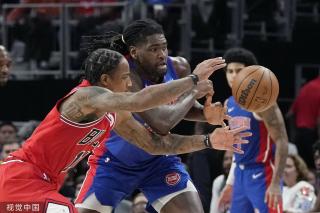 两队的进攻 两队的进攻