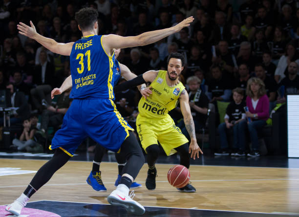 莱万的引领 莱万的引领